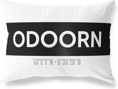 Tuinkussen ODOORN - DRENTHE met coördinaten - Buitenkussen - Bootkussen - Weerbestendig - Jouw Plaats - Studio216 - Modern - Zwart-Wit - 50x30cm