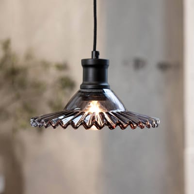 Markslöjd Hanglamp Novia, zwart rookglas 1-lamp Ø 21,5 cm stekker