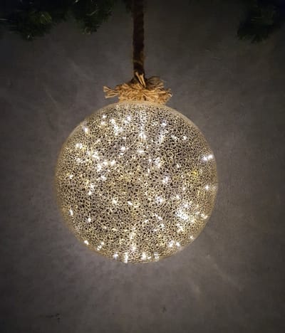 Luca Ligting Hangende glazen kerstbal goud op batterijen L80 x D25cm