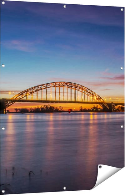 Gards Tuinposter Waalbrug in Nijmegen - 90x120 cm - Tuindoek - Tuindecoratie - Wanddecoratie buiten - Tuinschilderij