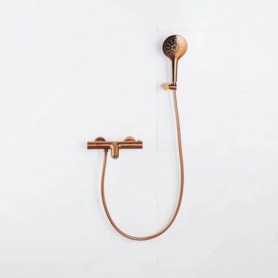 FugaFlow Eccelente Acces Thermostatische badkraan met ronde handdouche, handdouchehouder en gladde doucheslang Geborsteld Koper PVD (koper)