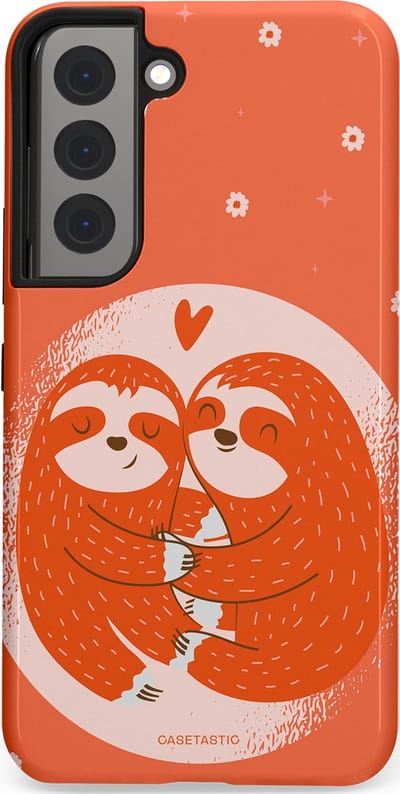 Casetastic Hoesje Geschikt voor Samsung S22 - Stijlvolle Beschermende Duo-layer Case - Oranje Pastel Roze Liefdes Koppel Luiaard