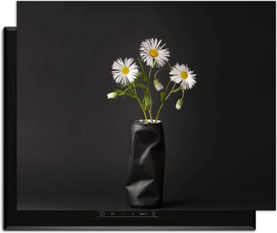 KitchenArt - Urban Daisy - Inductie Beschermer - 76x51.5 cm - Kookplaat Beschermer - Luxe Afdekplaat Inductieplaat - Anti-slip & Oprolbaar - Beschermmat Inductiekookplaat