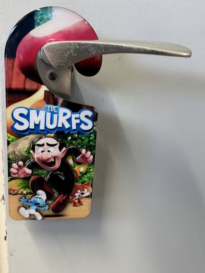 Deurhanger Gargamel - Hout relief - 19 cm