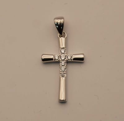 Zilveren hanger kruis met gesimuleerd diamanten - sterling zilveren hanger mooie kruis met steentjes - bedel kruisje voor aan ketting - kruis gemaakt van 925 zilver voor aan collier - gelovige hanger - sierlijke gelovige hals hanger