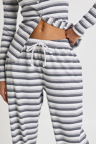 boohoo Dames Gestreepte Rib Doorknoop Lange Mouw Top & Broek Set | Grijze Mergel | Maat: 36