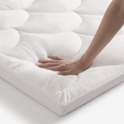 CASABEL Matrasoplegger 140 x 190 cm van verkoelende microvezel, holle vezelvulling 600 g/m², 4 cm dik