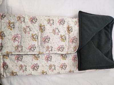 Baby Voetenzak - Baby Zitje Dekje - Comfortabel Reizen - Hypoallergeen en Zacht - 32 x 25 x 12 cm