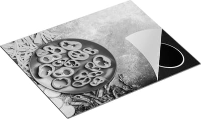 Chefcare Inductie Beschermer Gesneden Groente op Grijze Marmer - Groentes - Zwart Wit - 65x50 cm - Afdekplaat Inductie - Kookplaat Beschermer - Inductie Mat