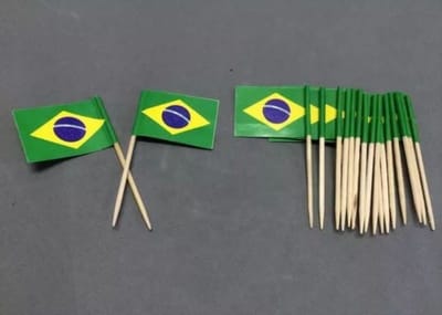 Akyol - 10 x cocktailprikkers Braziliaanse vlag - cocktailprikker brazilie - vlag - Braziliaanse cocktailprikkers - Brazilië prikker - Braziliaanse cocktailprikkers - party prikkers – Braziliaanse verjaardag – Brazilië - Prikkers – feestprikk