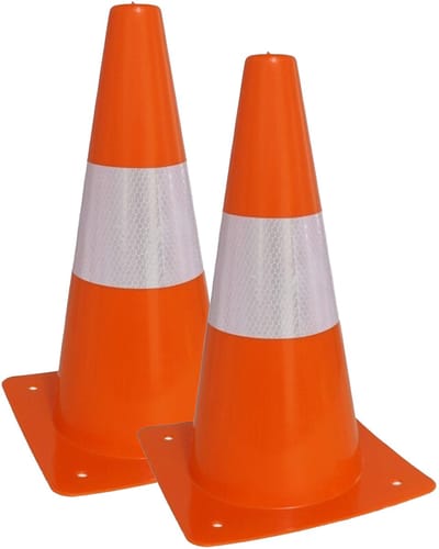 Gerimport Sport/veiligheids pionnen - 2x stuks - oranje/wit - kunststof - 18 x 31 cm - spelen/training/afzetten
