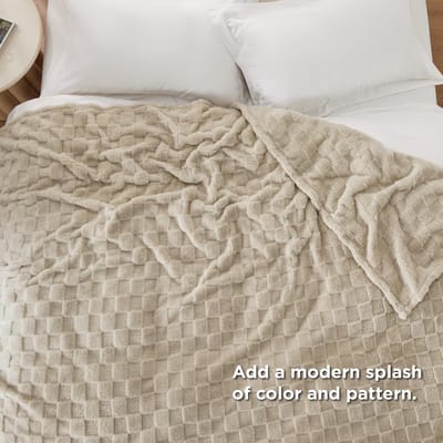 Dailygoods- Deken 240x220 cm - Pluizige Fleece/Sherpa Deken - Schaakbordpatroon - XXL Knuffeldeken - Zacht/Warm - Lichtbruin - Woondeken