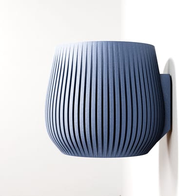 Fleuriek - Moderne hangpot van biobased plastic - Bloempot voor aan de muur – Duurzame & lichte hangende plantenpot voor binnen - Blauwe bloempot voor kamerplanten - Ø12 cm