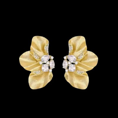Victoria Valenza 925 Sterling Vergulde Lotus Bloem Oorbellen met Zirkonia Stenen - Oorknoppen - 925 sterling zilver - Goudkleurig - Bloem oorbellen - Zirkonia