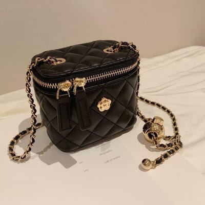 Kleine Winkel Secret Garden Camelia Diamantvormige Kettingdoos Kleine Tas voor Vrouwen Mini Enkelschouder Crossbody Tas black
