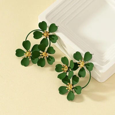 Bohemian Dangle Oorbellen Vrouwelijke Romantische Drie Camellia Bloem Koreaanse Oorbellen voor Vrouwen Luxe Designer Mode-sieraden