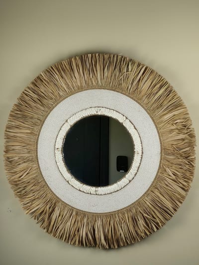 Blitzdeco - Wandspiegel - Marjolijn - Raffia en Kralen - Beige/Wit - Handgemaakt Uniek - 70CM