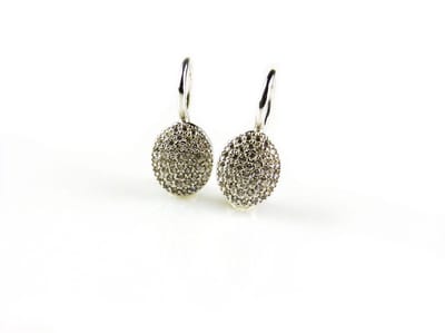 oorringen in zilver gezet met cubic zirconnia
