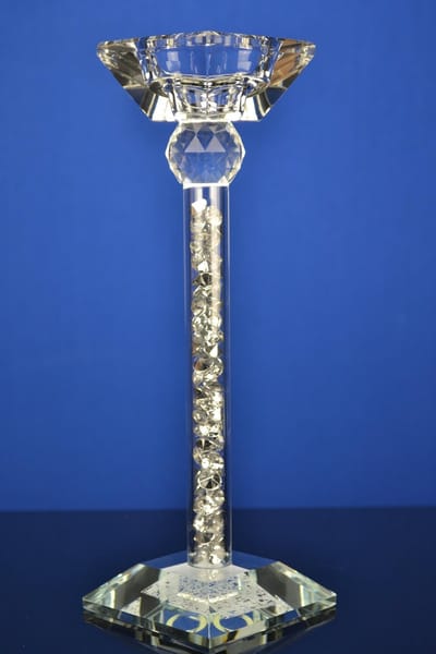 Luxe Kristallen Kandelaar met Gedecoreerde Zuil – Elegant en Luxe Design
