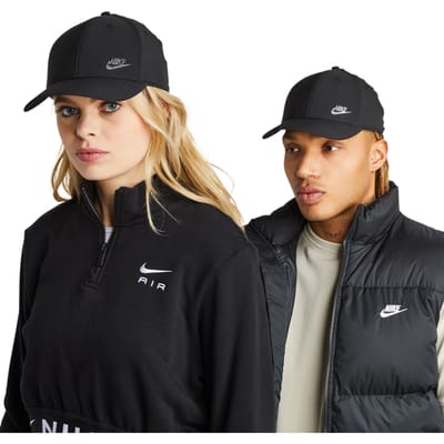 Nike Club Petten Unisex - Zwart - Maat S/M