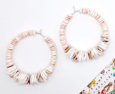 Jeannette-Creatief® - Beach - Roze en witte schelp - Oorringen - Oorhangers - Oorbellen - heishi schelpschijf - roze en wit - Ringen - Cirkels - Hoops - Oorring - Kralen