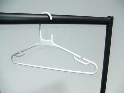 Plastic Jas Hangers - Kledinghangers Jashangers - Kleding Opbergen - Zwaar Gebruik Injectie Gevormd - 100 stuks 41 cm - Wit