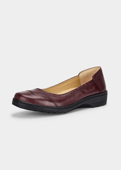 Ballerina's van leer met gewatteerde decoratieve stiksels - bordeaux - Gr. 36 van Goldner Fashion