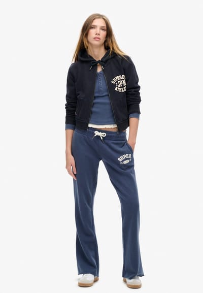 Superdry - Athletic Essentials joggingbroek met lage taille en wijde pijpen - Dames - Broeken
