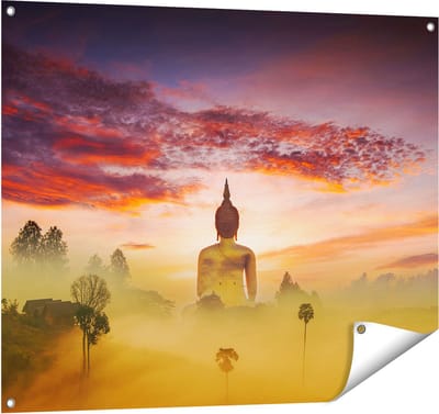 Gards Tuinposter Boeddha Beeld in de Mist - 100x80 cm - Tuindoek - Tuindecoratie - Wanddecoratie buiten - Tuinschilderij