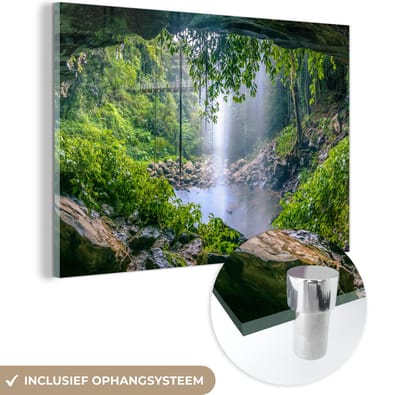 MuchoWow® Glasschilderij 150x100 cm - Schilderij acrylglas - Jungle - Regenwoud - Water - Waterval - Planten - Foto op glas - Muurdecoratie woonkamer - Wanddecoratie slaapkamer - Schilderijen