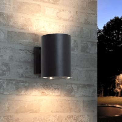 Solar wandlamp buiten 'Sverre' rond - Voordeelset van 2 stuks - Up down light - Warm wit licht - Tuinverlichting op zonne-energie geschikt voor schutting - Zwart