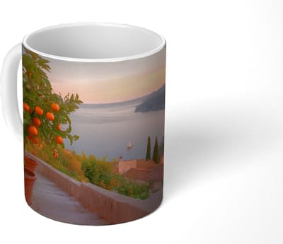 Mok - Koffiemok - Middelandse zee - Sinaasappel - Heuvels - Zee - Mokken - 350 ML - Beker - Koffiemokken - Theemok