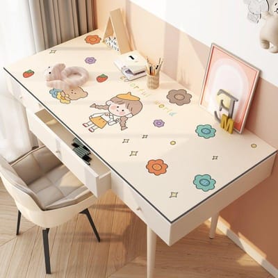 Tafelmat Antislip Hoge Waarde Een Vleugje Schoon Cartoon Schattig Meisje Met Hartjes Kinderstudietafelmat 40 * 120CM