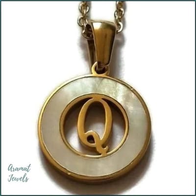 Aramat Jewels | Halskettingen | Initiaal Ketting Goudkleur met Schelp Inlay 45cm - Personaliseerbaar | N | |1,5mm | Staal | Volwassenen | Verkleurd niet