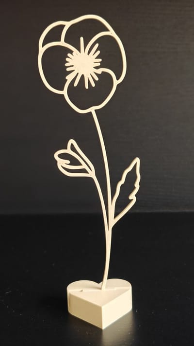 Geboortebloem Februari – Viooltje | Levensbloem beige op hartvormige standaard (22 cm)