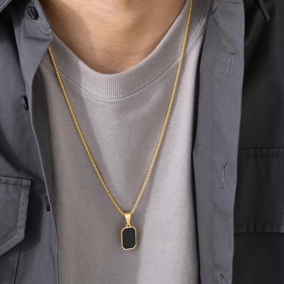 Heren Ketting Cuban Chain - Goudkleurig - Roestvrijstaal - Rechthoekige Hanger Halsketting - Trendy & Duurzaam Sieraad voor Mannen - Minimalistisch Design - Perfect Cadeau voor Vaderdag, Verjaardag of Vriend