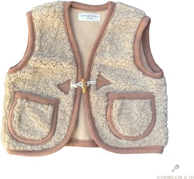 Rammelaar&Co Teddy Vest – Baby Bodywarmer – Zacht Katoen – Warme Voering – Houten Sluiting – Beige – 6-12 maanden