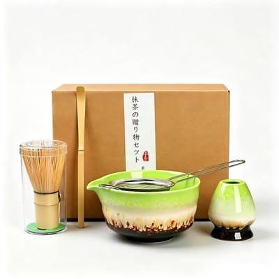 Dailygoods - Matcha Theeset, 5-delig, ceremonieset, matcha-kom van keramiek met schenktuit met bezemhouder, bezemhouder, filter, bamboeschep, matcha-houder (groen)