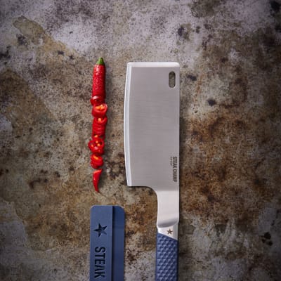 Steak Champ Flip & Cut Spatula – Spatel en Mes in Eén – RVS Snijblad – Antislip Handvat – Inclusief Beschermhoes – Voor BBQ en Grill