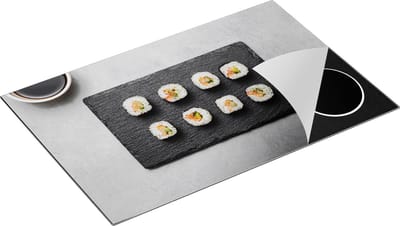 Chefcare Inductie Beschermer Sushi Rolls op een Grijze Achtergrond - 80x50 cm - Afdekplaat Inductie - Kookplaat Beschermer - Inductie Mat