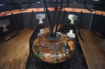 Kamergeurverspreider Handgemaakt Massief Olijfhout x epoxy Incl. Geurstokjes