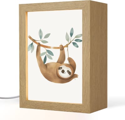 Nachtlampje 15x20 cm - Kinder lampje - Luiaard - Dier - Jungle dieren - Tafellamp kinderkamer - Slaapkamer lamp - Bedlamp kinderen - Kinderlampje stopcontact - Wandlamp babykamer - Nachtlampjes