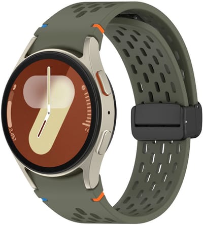 Siliconen bandje - geschikt voor Samsung Galaxy Watch 7 (40 & 44mm) / Watch 6 (Classic) / Watch 5 (Pro) / Watch 4 (Classic) / Watch FE - mageneetsluiting met gaatjes - army groen