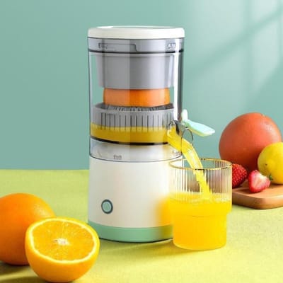 Oplaadbare Draagbare Elektrische Citruspers (Groen) - USB Opladen + Met Schoonmaakborstel - Sinaasappelsap Maker / Fruitsap Pers / Keukengadget - Ideaal voor Thuis, Reizen, Kamperen & Vers Fruitsap Genot