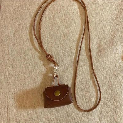 Mini Leren Portemonneetje Hanger Ketting voor Vrouwen Vintage Verstelbaar Leer Koord Trui Ketting Ketting Sieraden Cadeaus beige