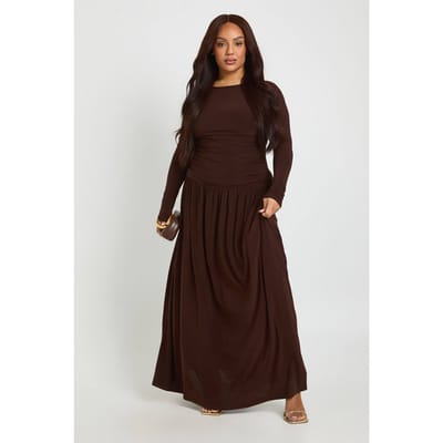 boohoo Dames Plus Soft Gerimpelde Lange Mouw Maxi Jurk | Chocoladebruin | Maat: 46
