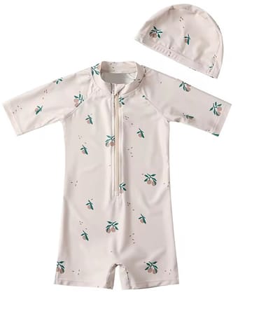 Il Bambini - UV-Zwempak - swimsuit met mutsje - UPF50+ - licht beige met perzikprint - maat 74/80