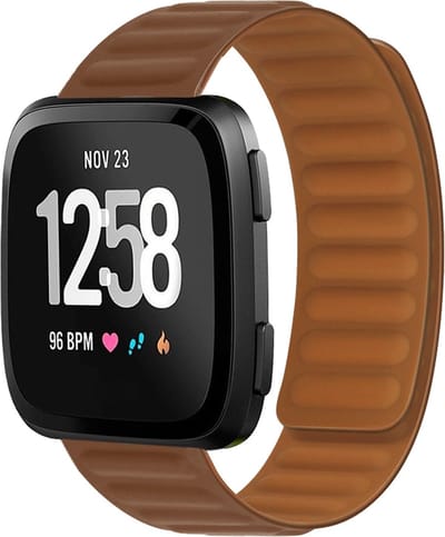 By Qubix - Compatible Fitbit bandje - geschikt voor Fitbit Versa 3/4 & Sense 1/2 - Siliconen Loop bandje - Bruin Smartwatchbandje bandje Armband Polsband Strap Band Watchband