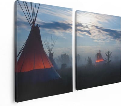 Artaza Canvas Schilderij Tweeluik Indianen Tipi in de Nacht tijdens de Mist - 120x80 - Foto Op Canvas - Canvas Print