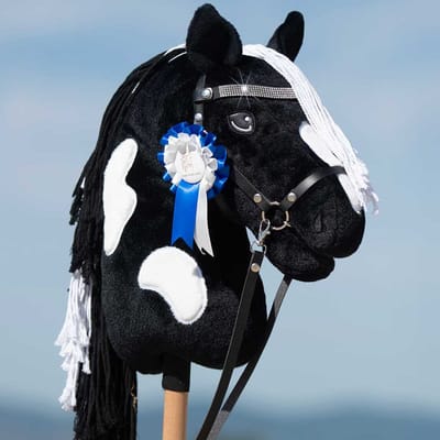 Hobby Horse Land - Hobby Horse "Black Diamond" - Inclusief halster & diamanten frontriem - Stokpaard - A3